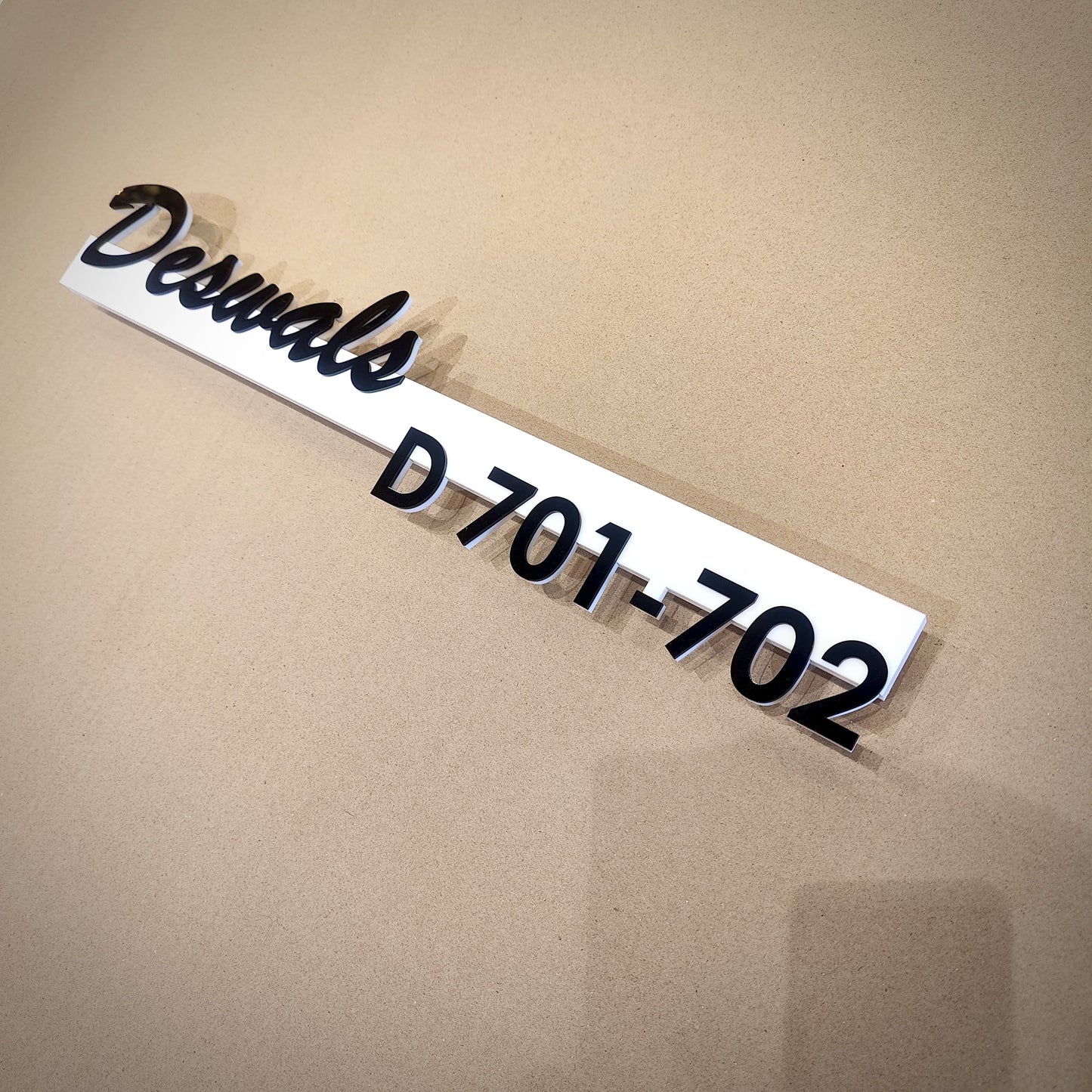 Lumi'Line Indoor Nameplate