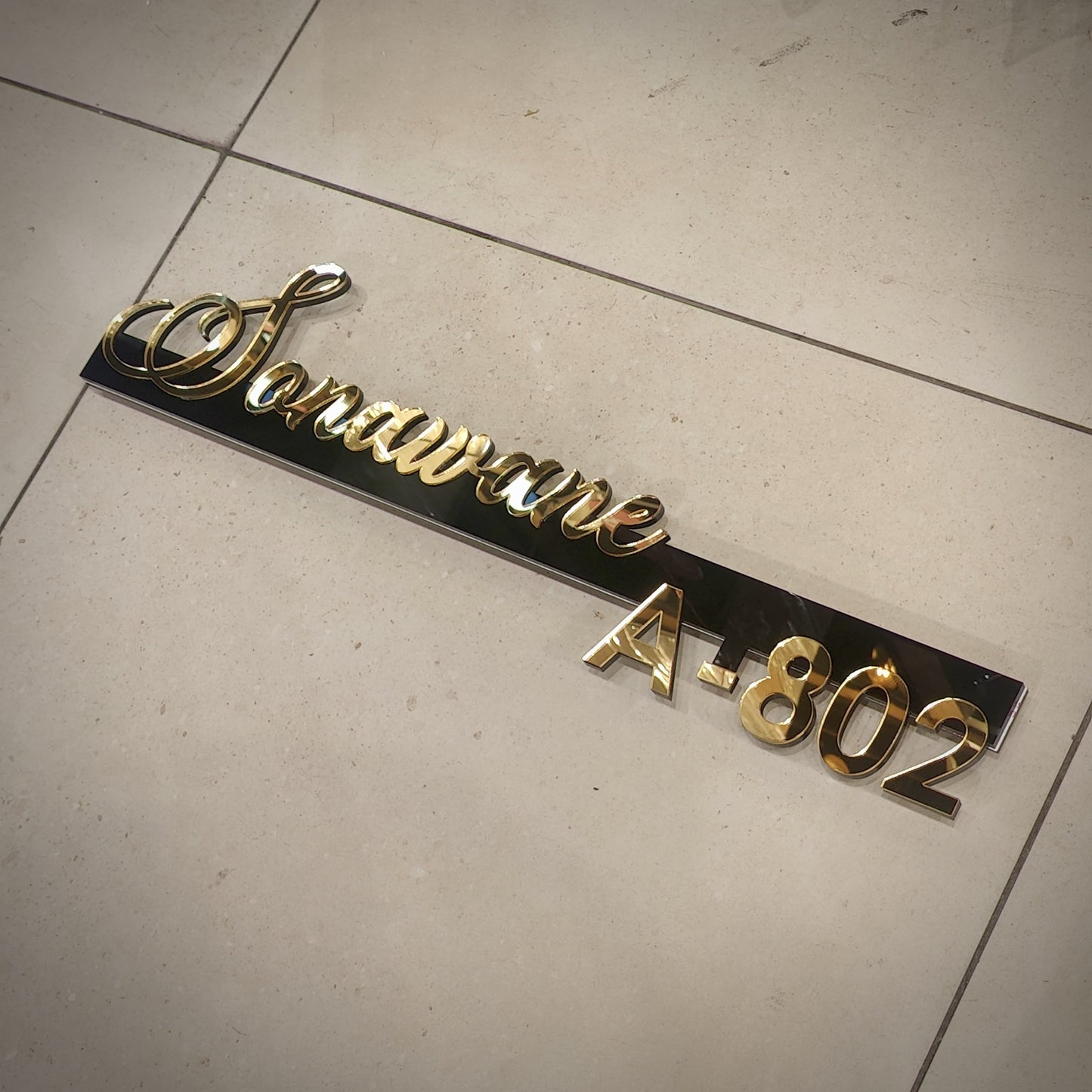 Lumi'Line Indoor Nameplate