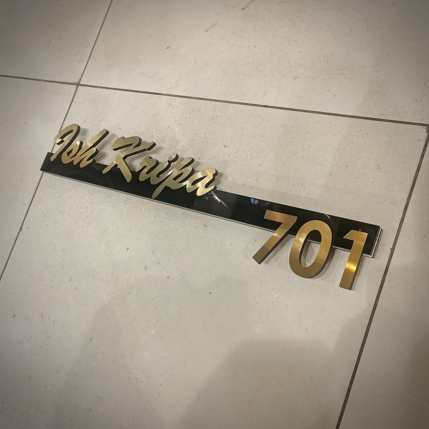 Lumi'Line Indoor Nameplate