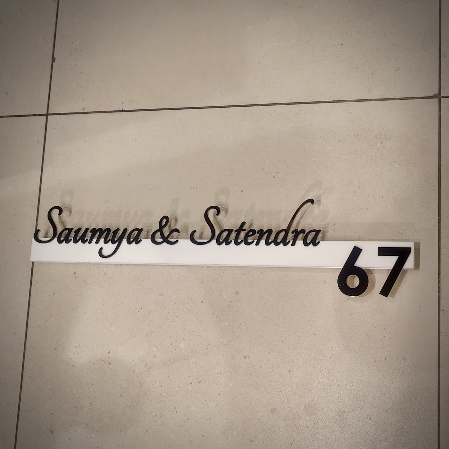 Lumi'Line Indoor Nameplate