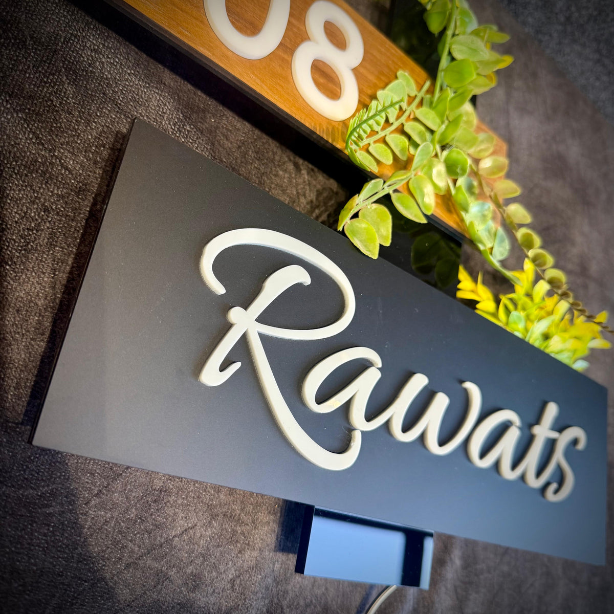 Lumi Noir Éclat Nameplate